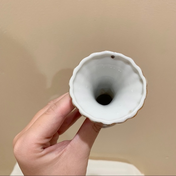 Vintage mini vase decor - Picture 3 of 4